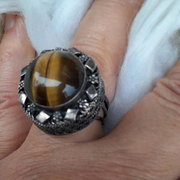 Vintage Sterling and tiger eye ring - Picture 2 of 9